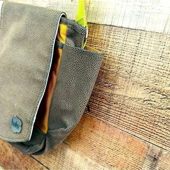 Haiku by Sharon Eisenhauer Floral To-Go Messenger/Crossbody - Picture 4 of 9